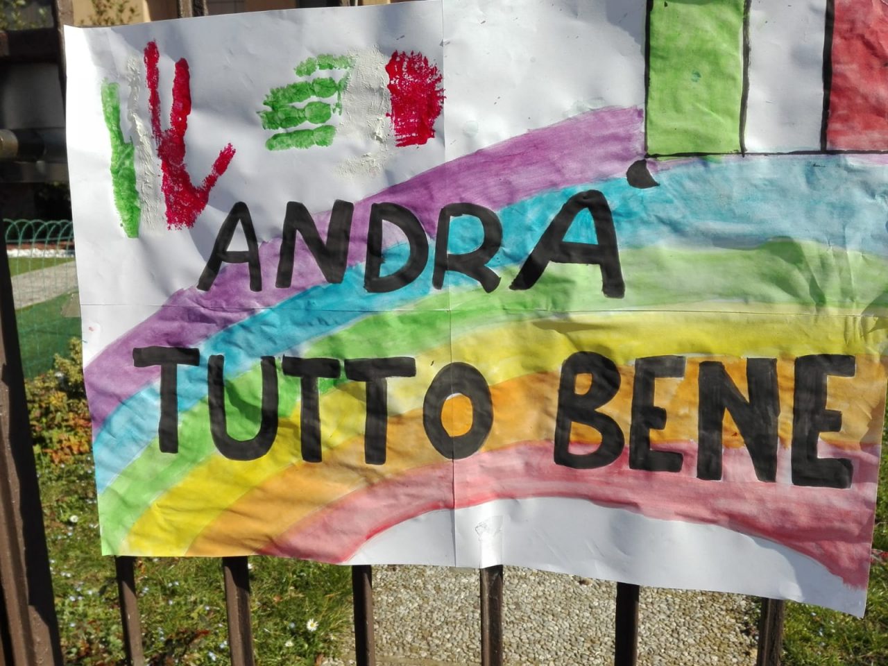 “Andrà tutto bene”: anche Travagliato si colora di ottimismo e di arcobaleni