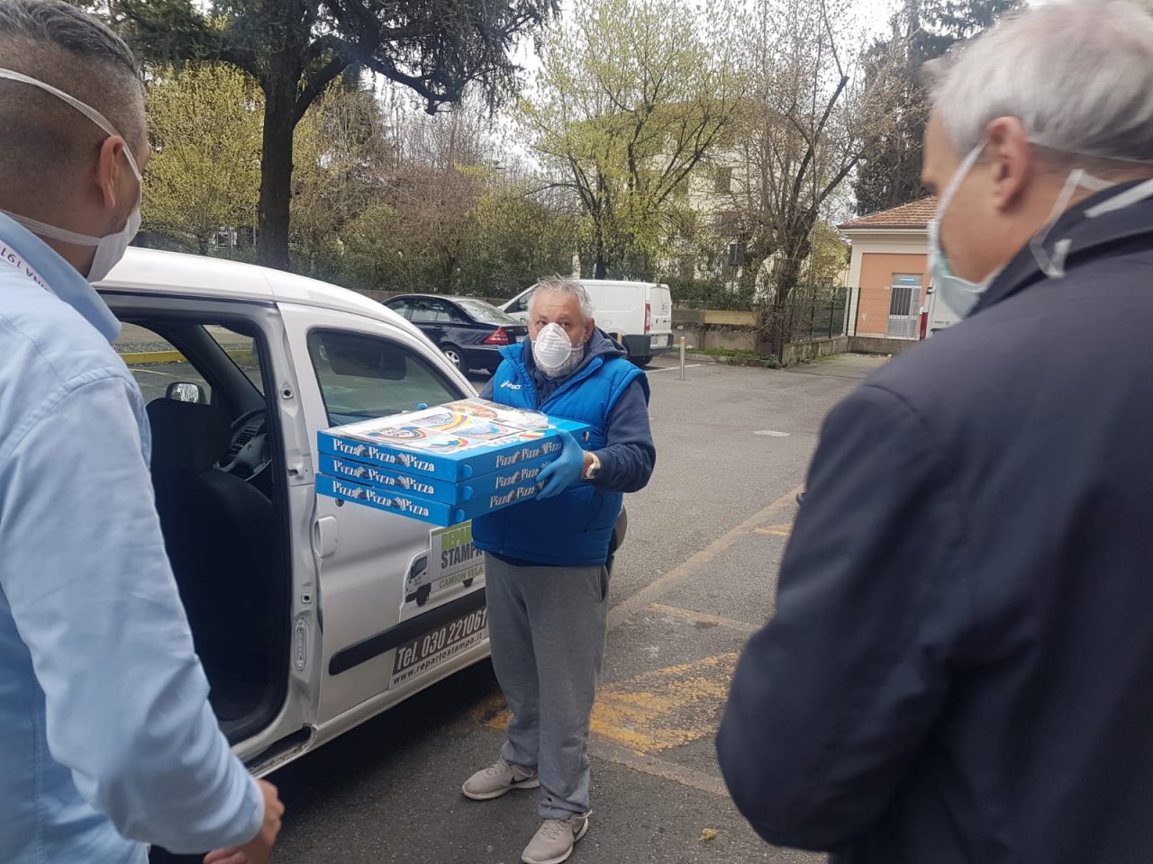 #InsiemexAsstFranciacorta: le Pecore nere donano le pizze dell’Antico Forno GALLERY