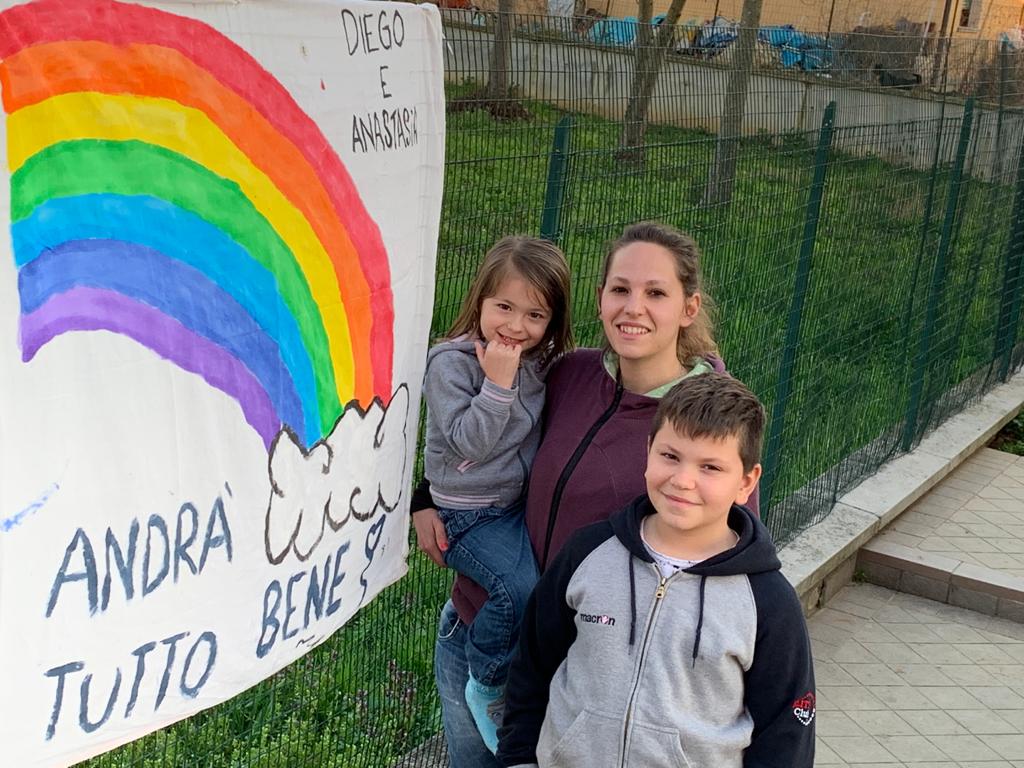 L’iniziativa dei genitori di Quinzano e Borgo, i paesi si riempiono di arcobaleni