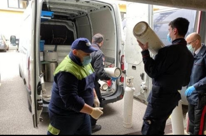 Eroi “nascosti” ai tempi del Covid: la storia di un trasportatore di ossigeno
