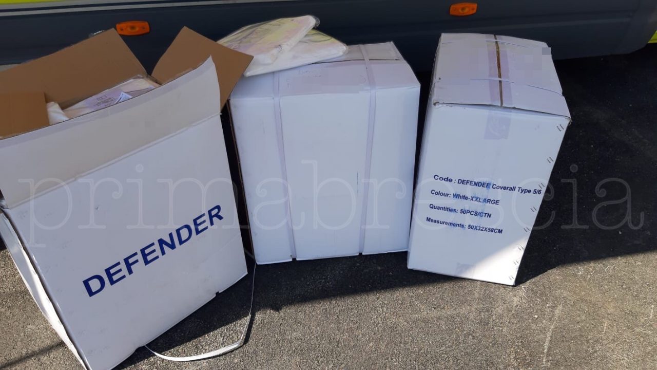 Donate agli Spedali Civili da una azienda bresciana le tute protettive