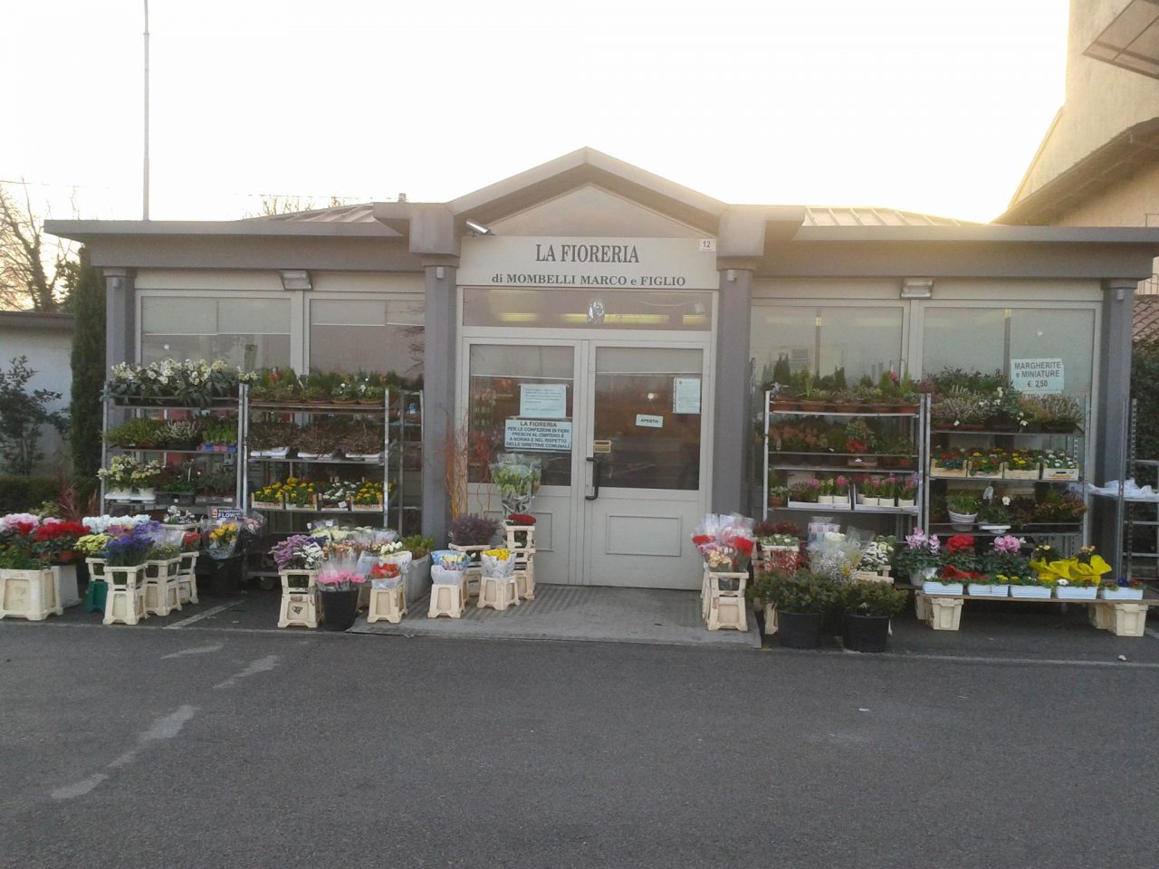 Chiari dice addio al fiorista Marco Mombelli