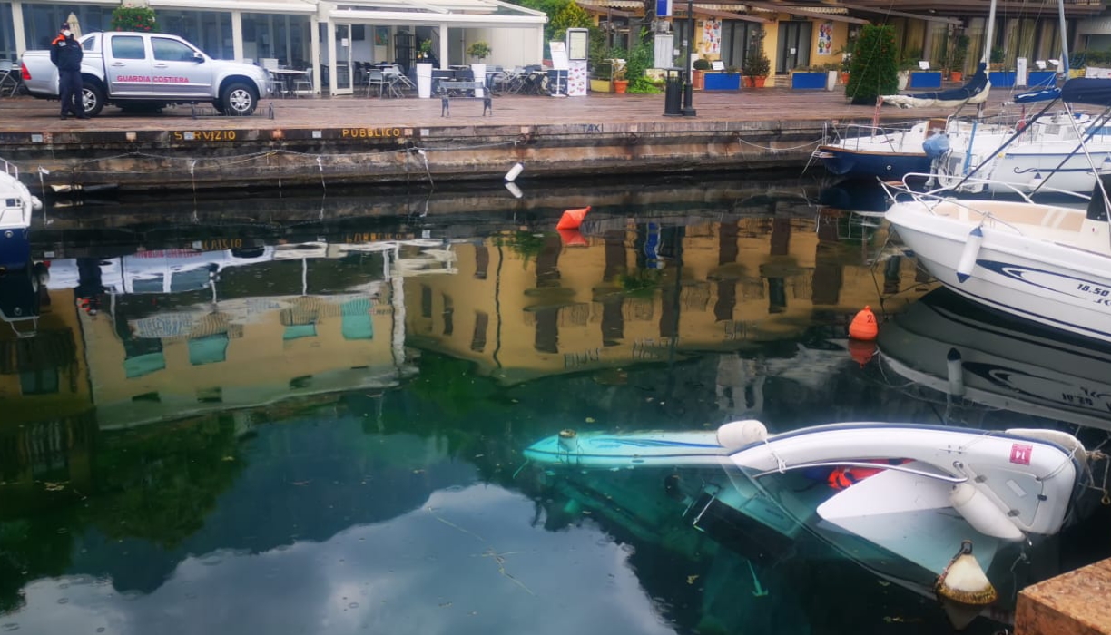 Affonda imbarcazione a Limone del Garda: interviene la Guardia Costiera