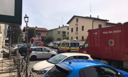 Vigili del fuoco in azione a Chiari: soccorso a persona in viale Mellini GALLERY