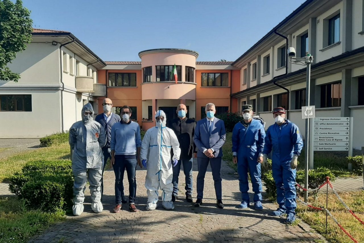 L’esercito sanifica la casa di riposo di Rovato FOTO