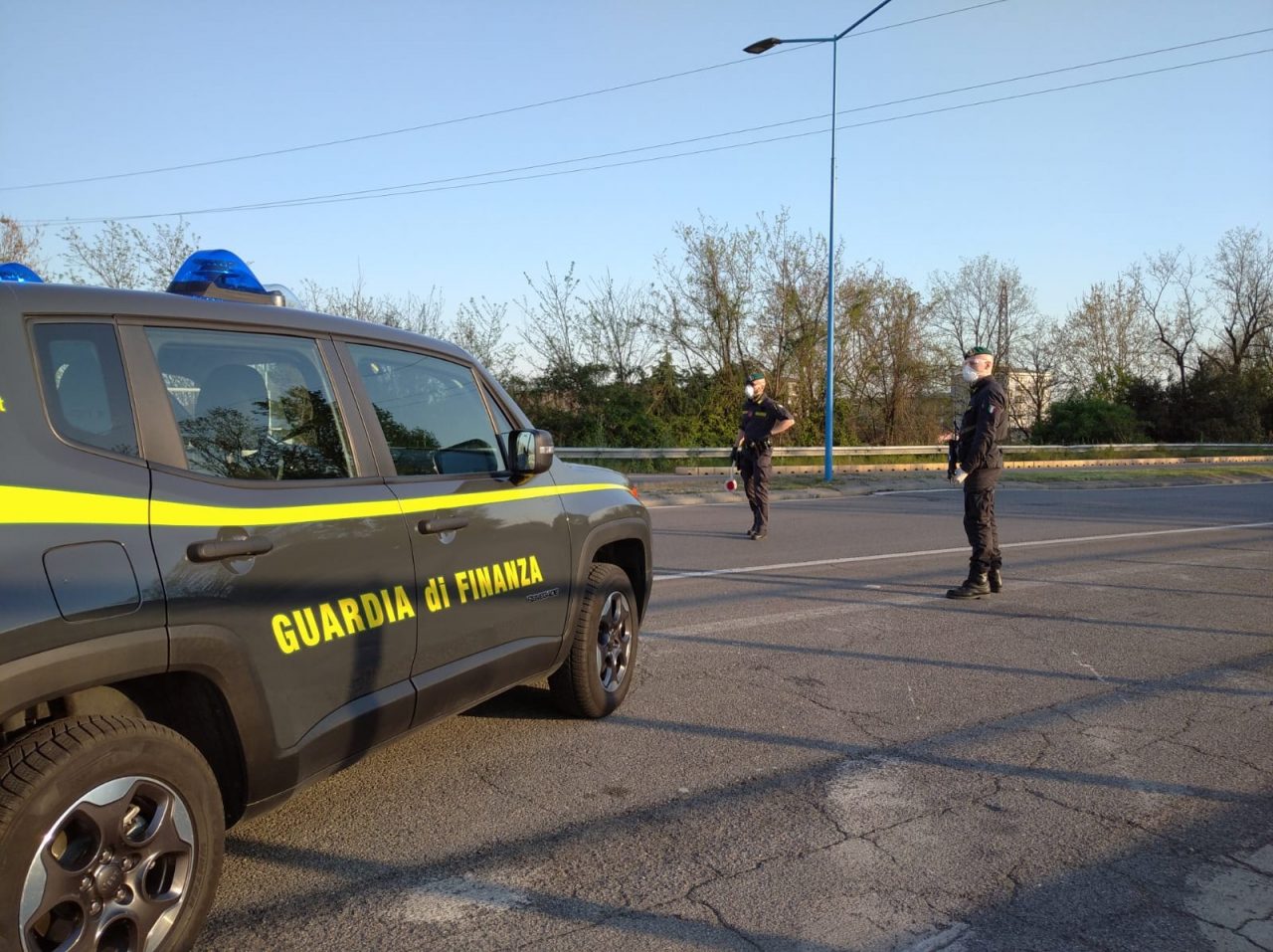 La pizzeria era aperta e c’era pure un lavoratore in nero: chiusura e doppia multa