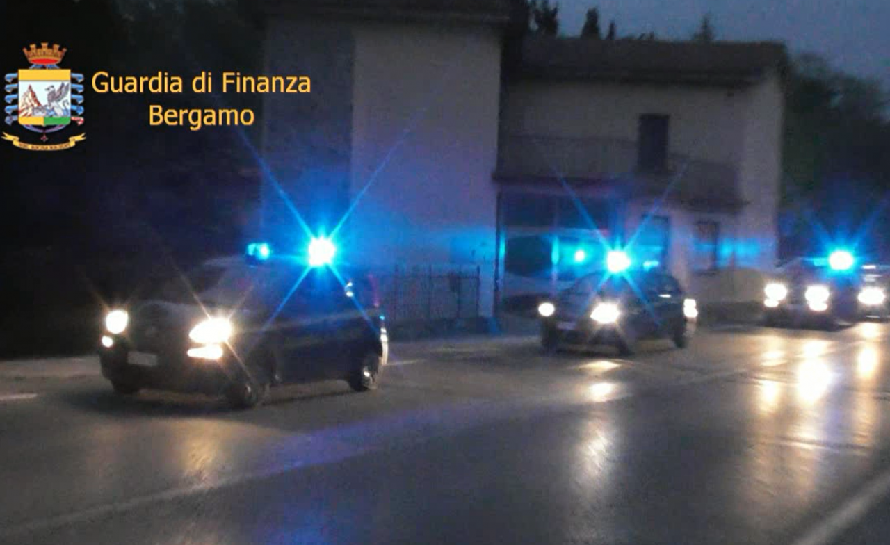 Maxi evasione fiscale: tre arresti e sequestri per 2,3 milioni di euro