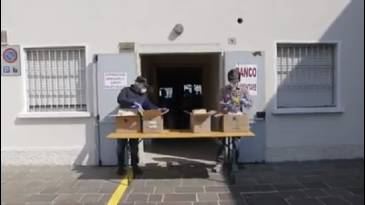 Sirmione, buoni spesa e banco alimentare per sostenere le famiglie