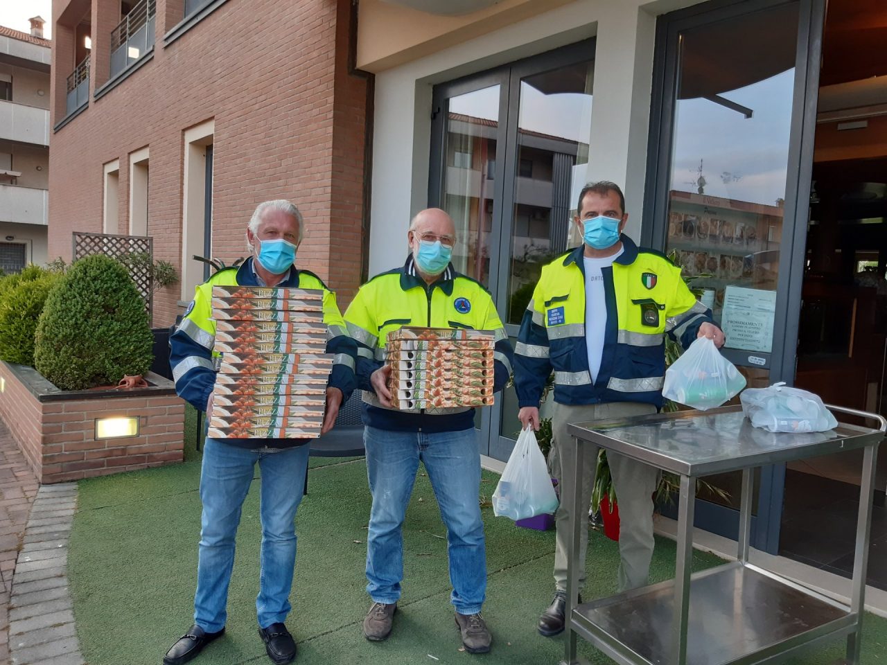 Più di 80 pizze donate a Rovato