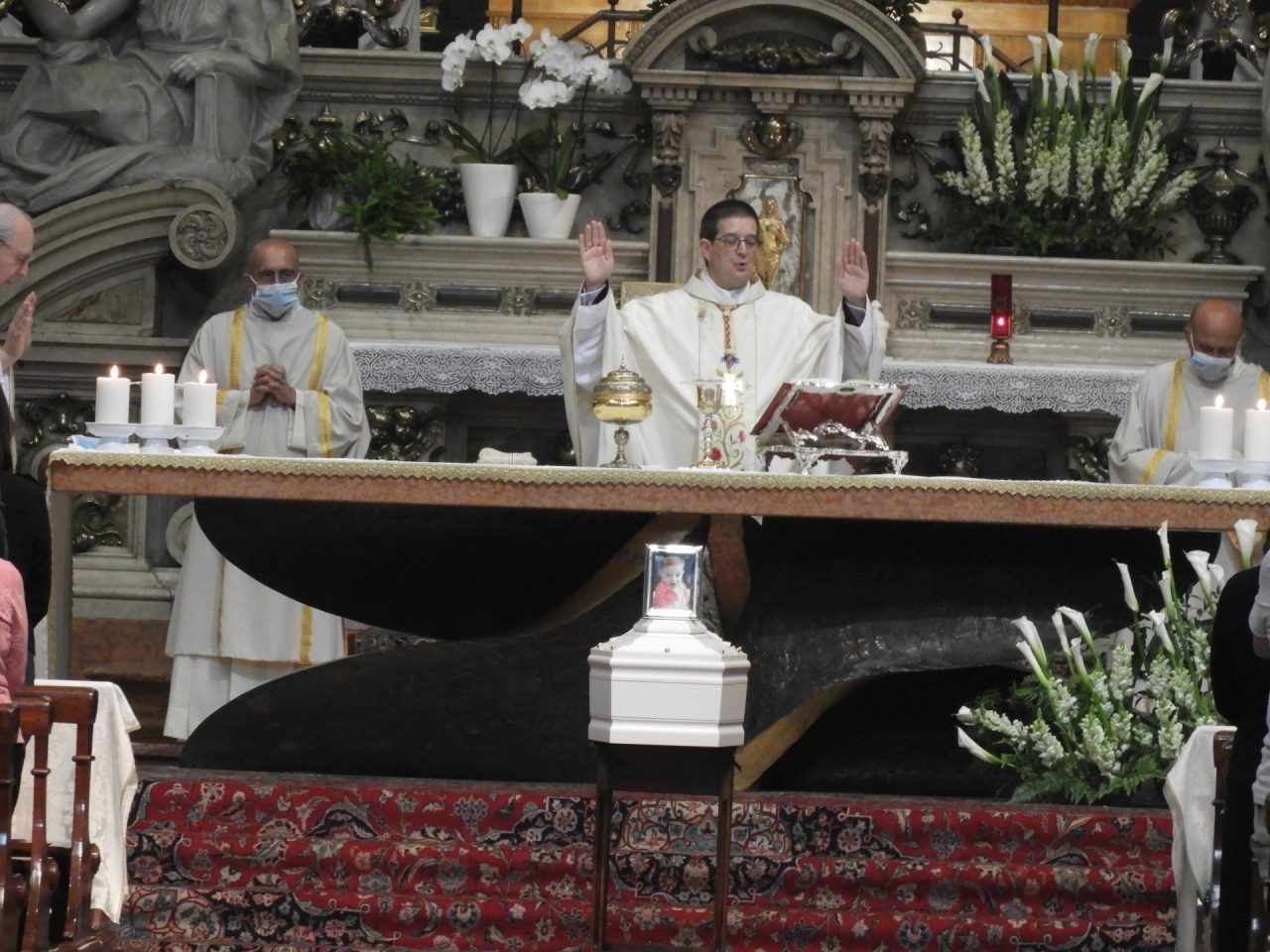 Montichiari dice addio alla piccola Benedetta, lampo d’amore nella vita di tutti