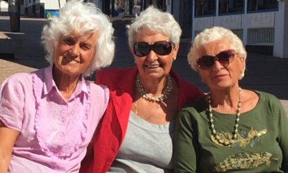 Bloccate alle Canarie con le ceneri della sorella: dopo tre mesi trovano un volo per tornare