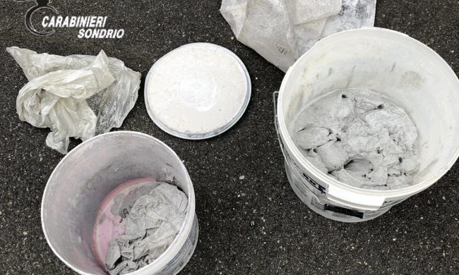 Bresciano arrestato a Villa di Tirano: nascondeva marijuana sotto la malta