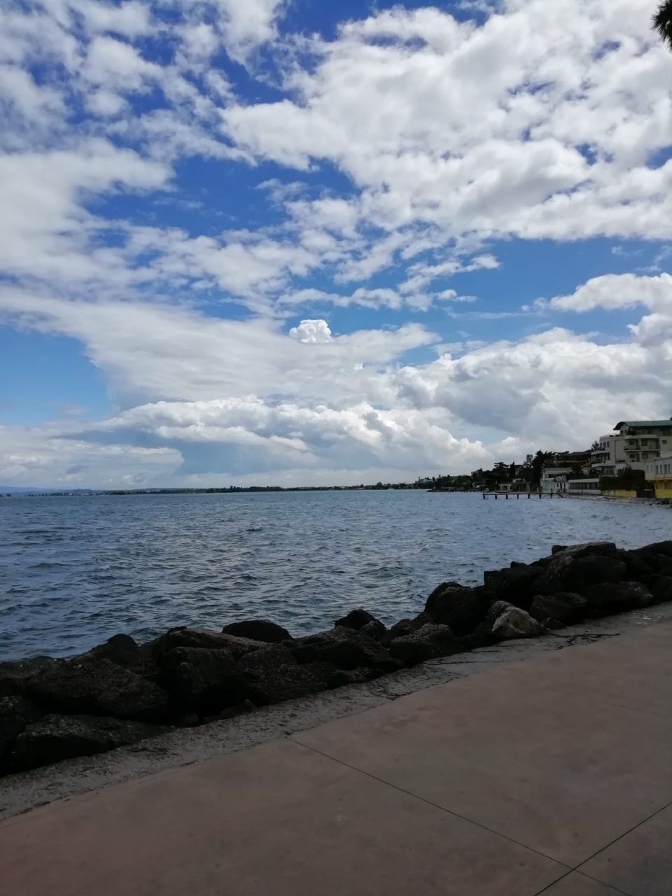 La chiusura del lungolago di Desenzano? Per il Pd non basta