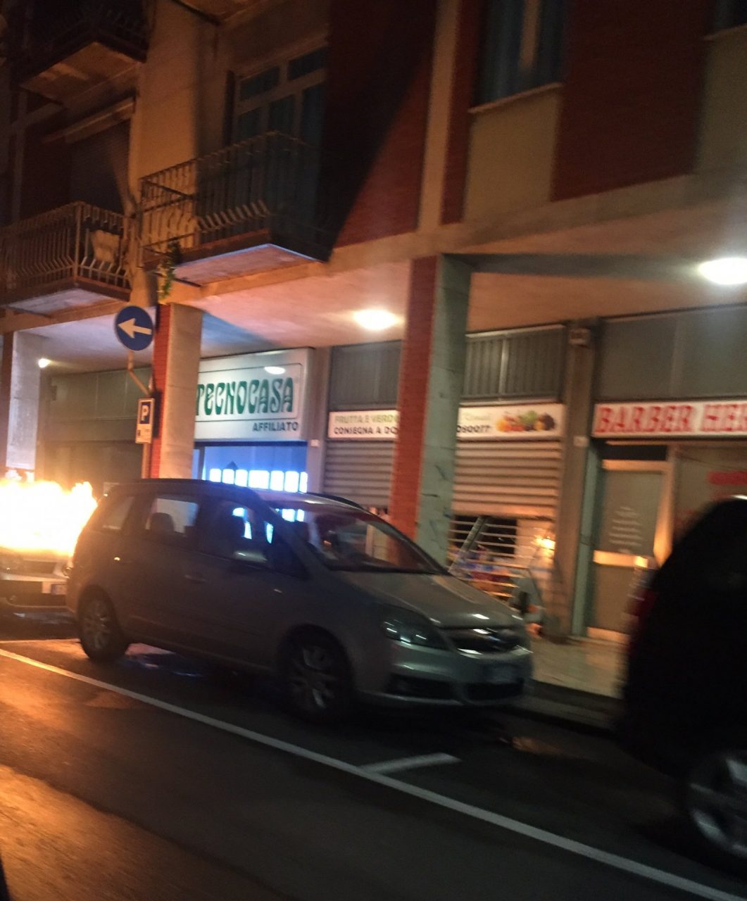 Ospitaletto: auto in fiamme in via Vittorio Veneto