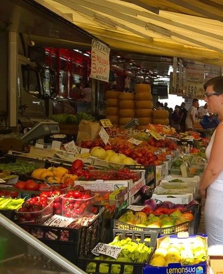 Mercato settimanale a Salò limitato ai banchi alimentari