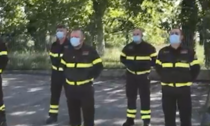 Il saluto dei Vigili del fuoco all’amico che li ha lasciati VIDEO