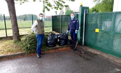 Abbandonano la spazzatura, beccati gli incivili