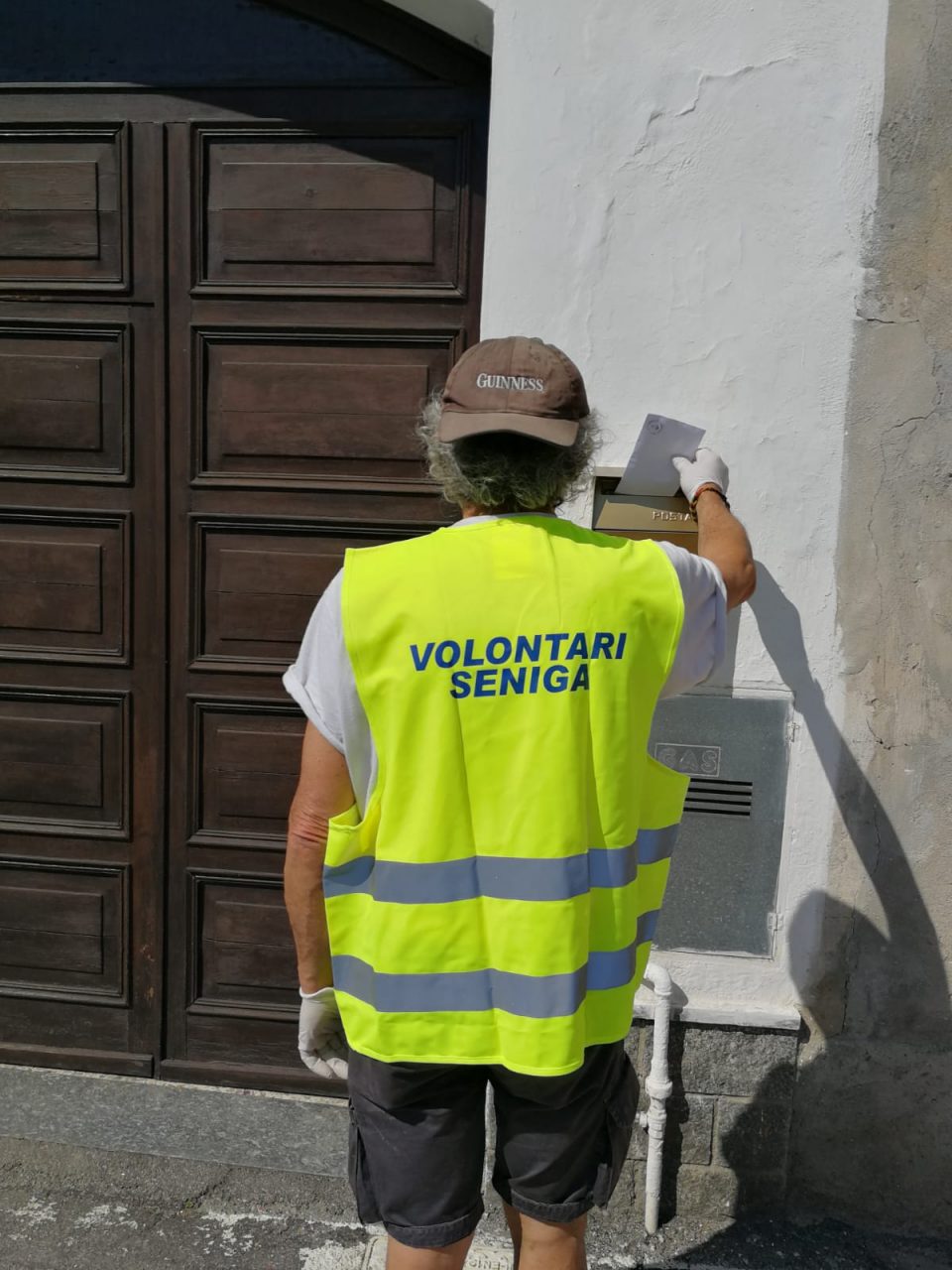 A Seniga tutti hanno la mascherina