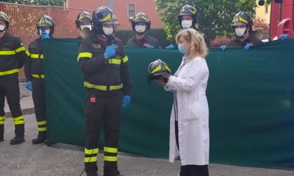 I Vigili del Fuoco all’ospedale di Manerbio per dire "grazie" FOTO E VIDEO