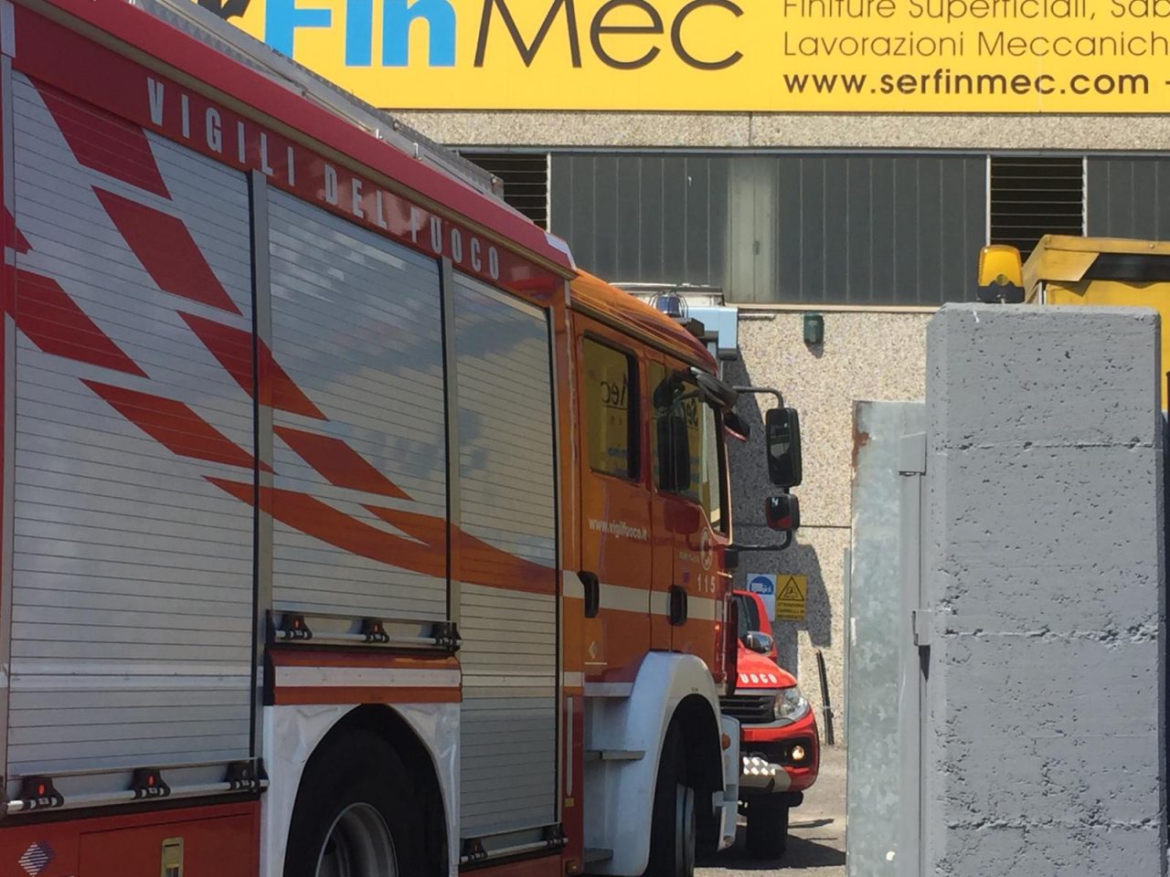 Paura per un incendio in azienda a Passirano