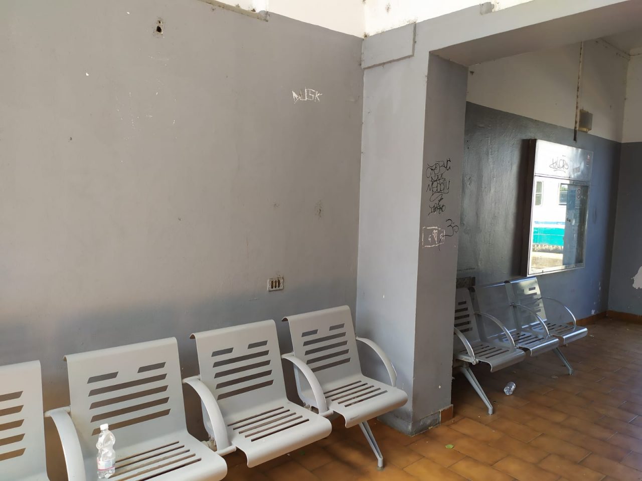 Manerbio, polemica sulla stazione: “E’ stata abbandonata a se stessa”