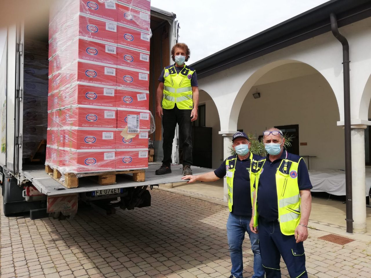 Donazione da Pata alla Protezione civile di Lonato