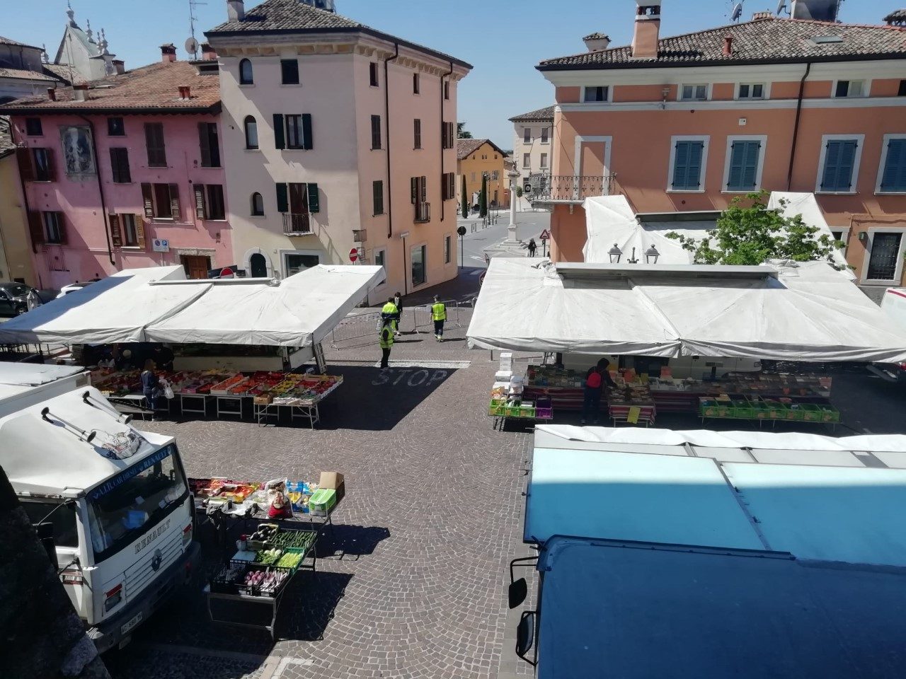 Controlli della Protezione civile al mercato di Lonato