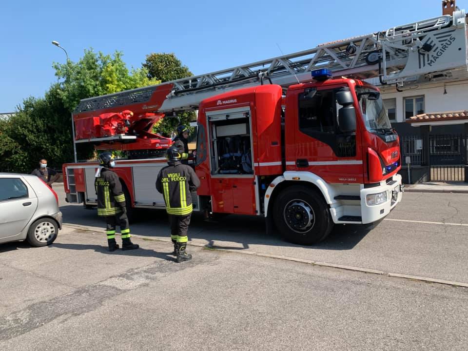 Grosso incendio alla «Lavanda del Lago»