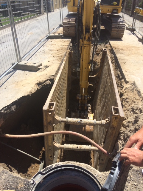 A Offlaga strada chiusa per scavi alla fognatura