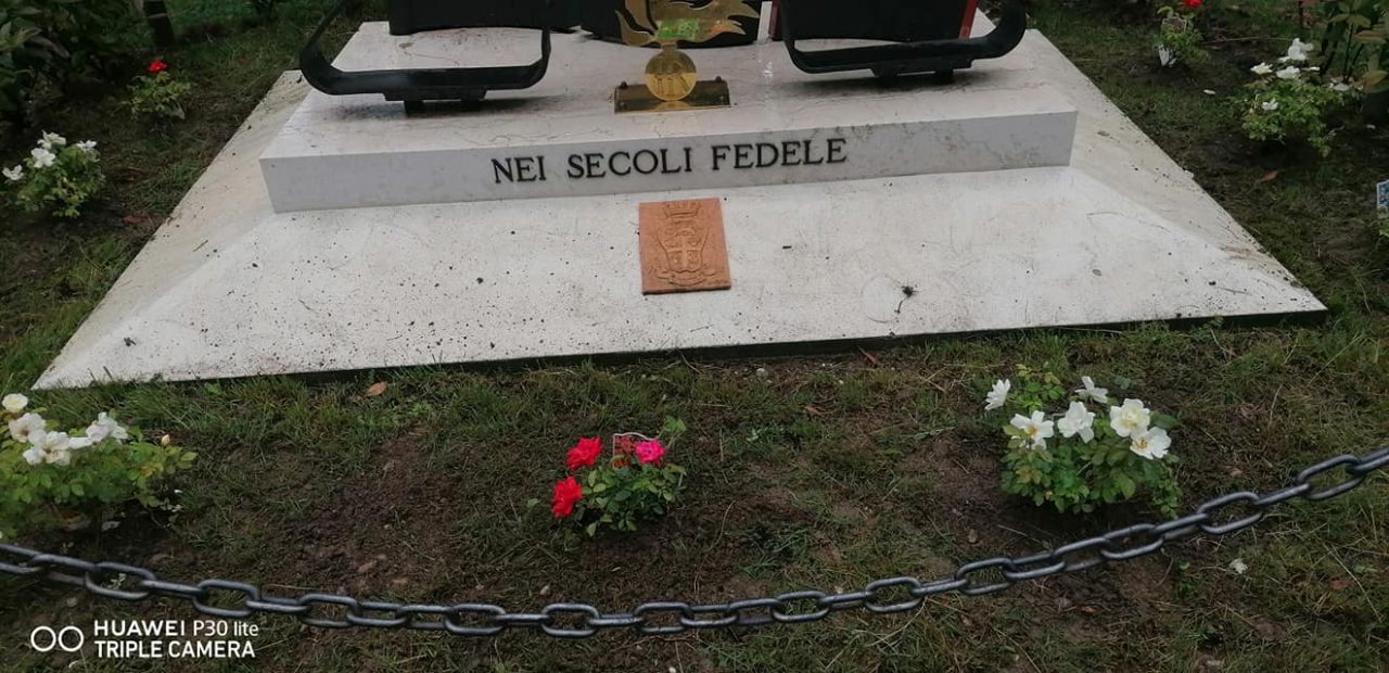 Nuovo sfregio al Parco Caduti di Nassiriya a Montichiari: rubate perfino le rose