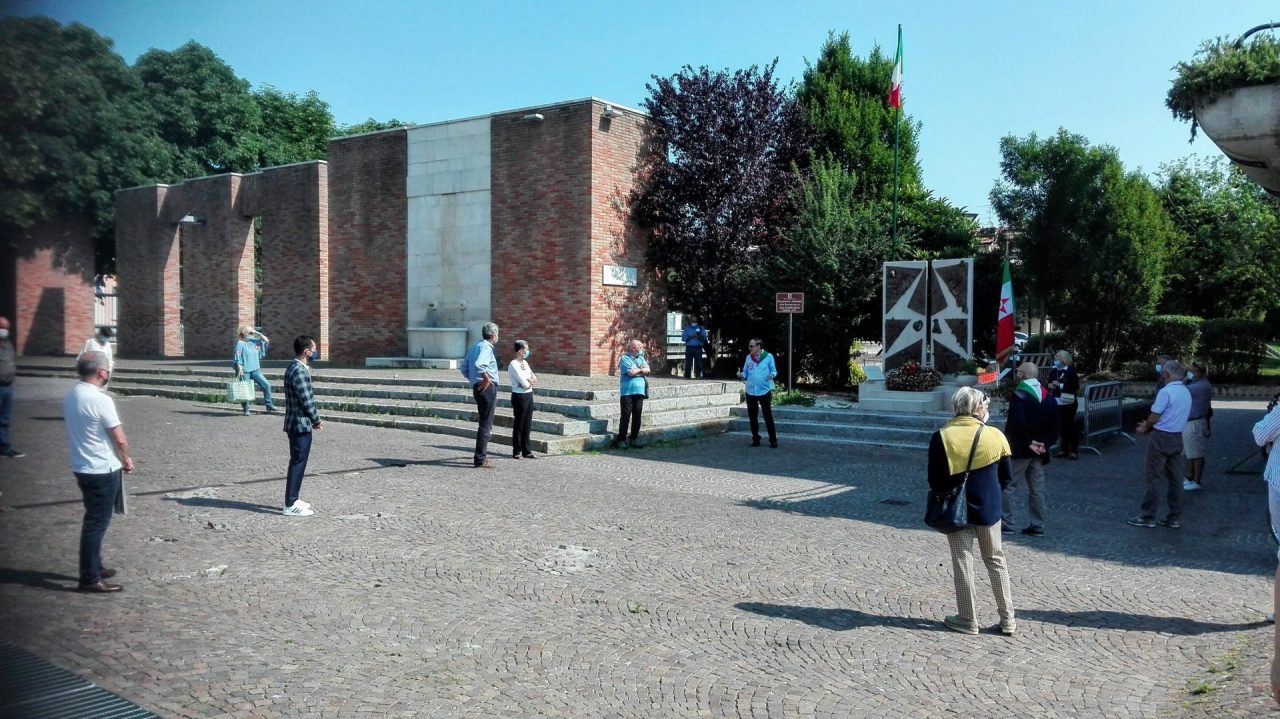 Omaggio al Monumento alla Costituzione e alla Resistenza