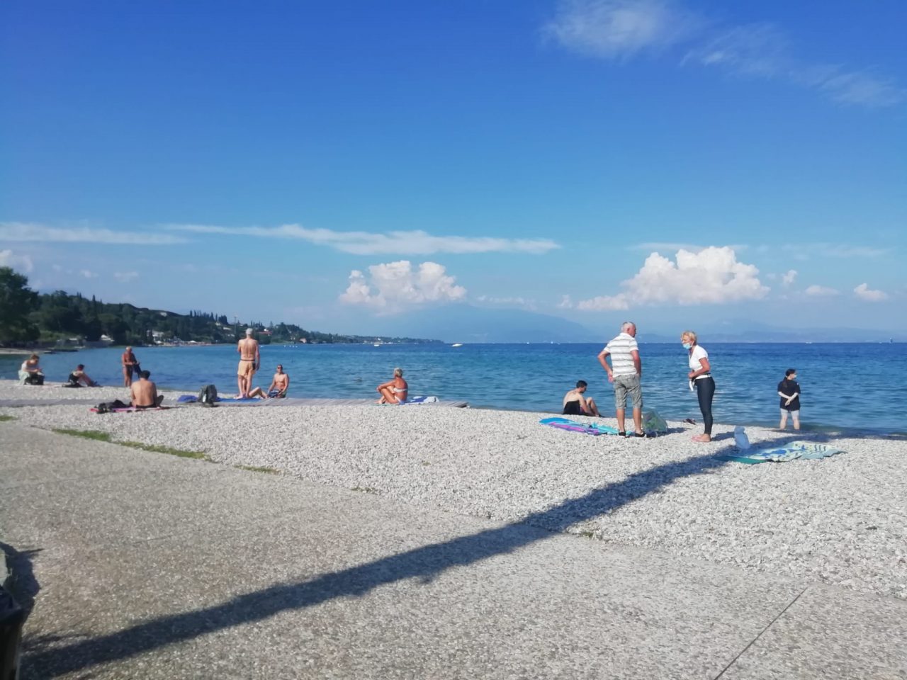 In spiaggia in barba all’ordinanza, allontananti i bagnanti “abusivi”