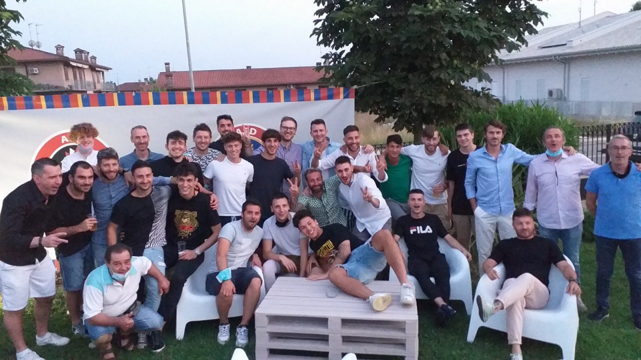 Doppia promozione per il calcio pavonese