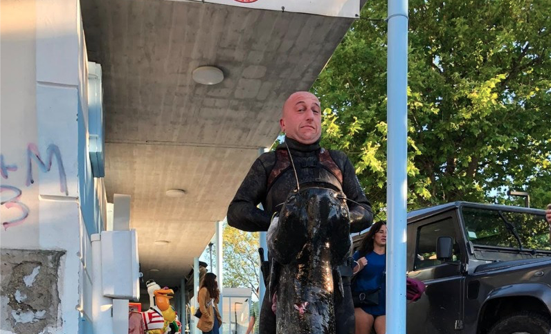 Sebino: pescato un esemplare di pesce siluro di 2 metri