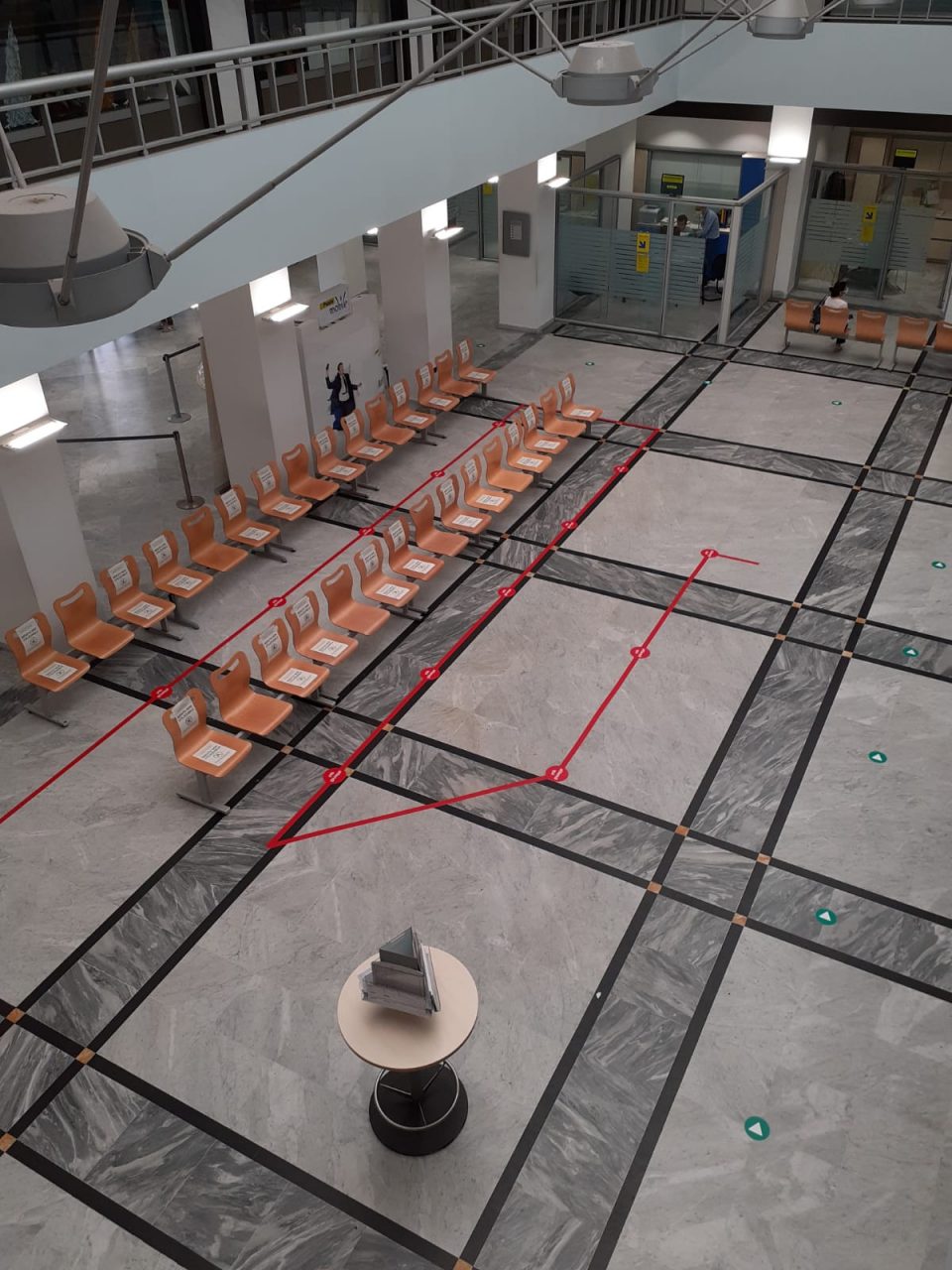 Poste Italiane: attesa del proprio turno all’interno degli uffici