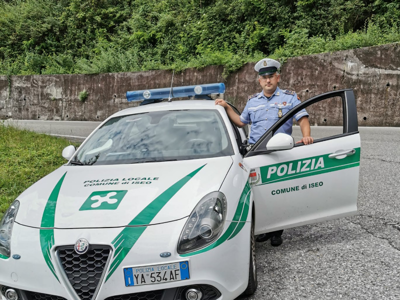 Aiuto al prossimo e volontariato: ora l’agente amico degli animali è cavaliere