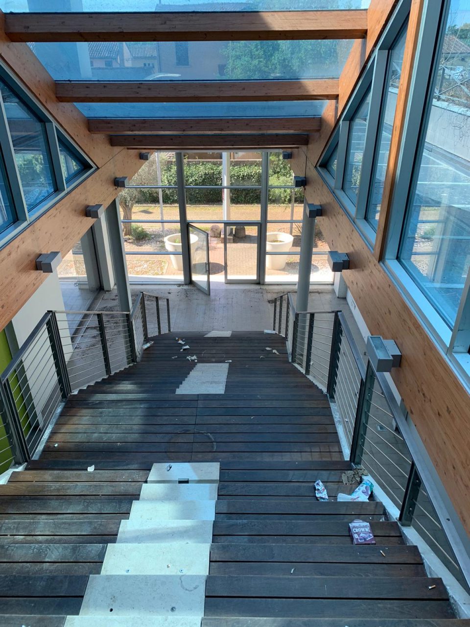 Manerbio, l’ex hotel in preda a vandali e degrado