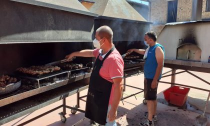 Oltre 100 grigliate: a Milzano è record per il pranzo benefico