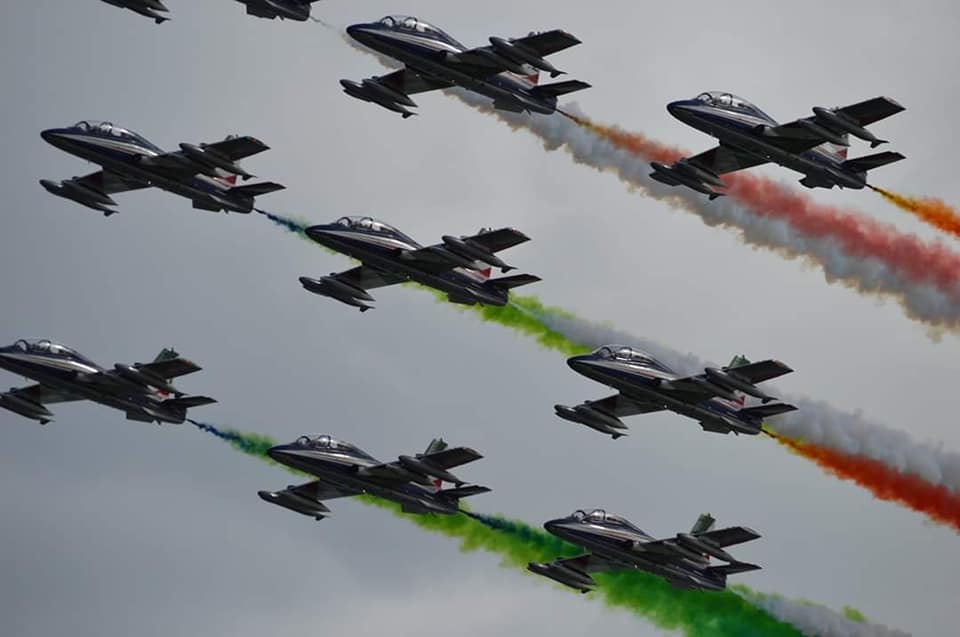 Nasi all’insù per l’esercitazione delle Frecce Tricolori – FOTO