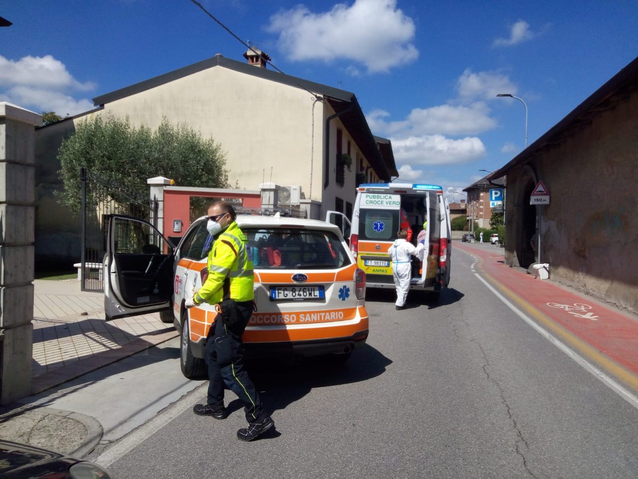 Ragazza cade dal balcone a Chiari: elisoccorso in arrivo