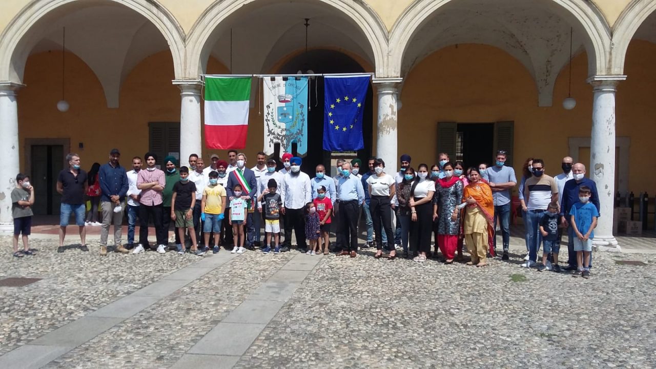 La comunità indiana ha donato materiali di sanificazione al Comune di Offlaga