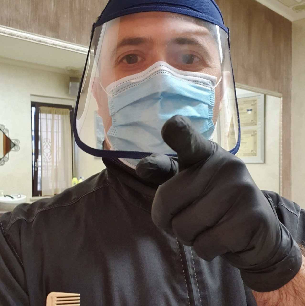 Barbieri e estetiste in protesta contro gli abusivi