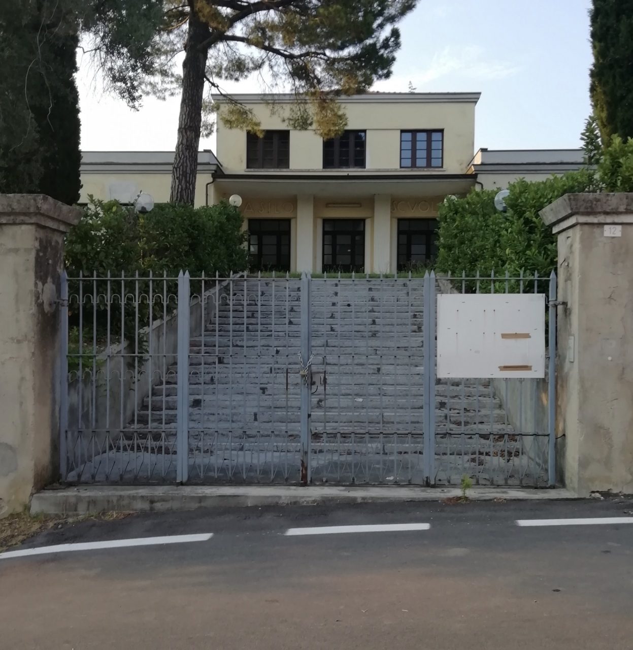 Si riaccende la polemica sull’ex scuola di Maguzzano