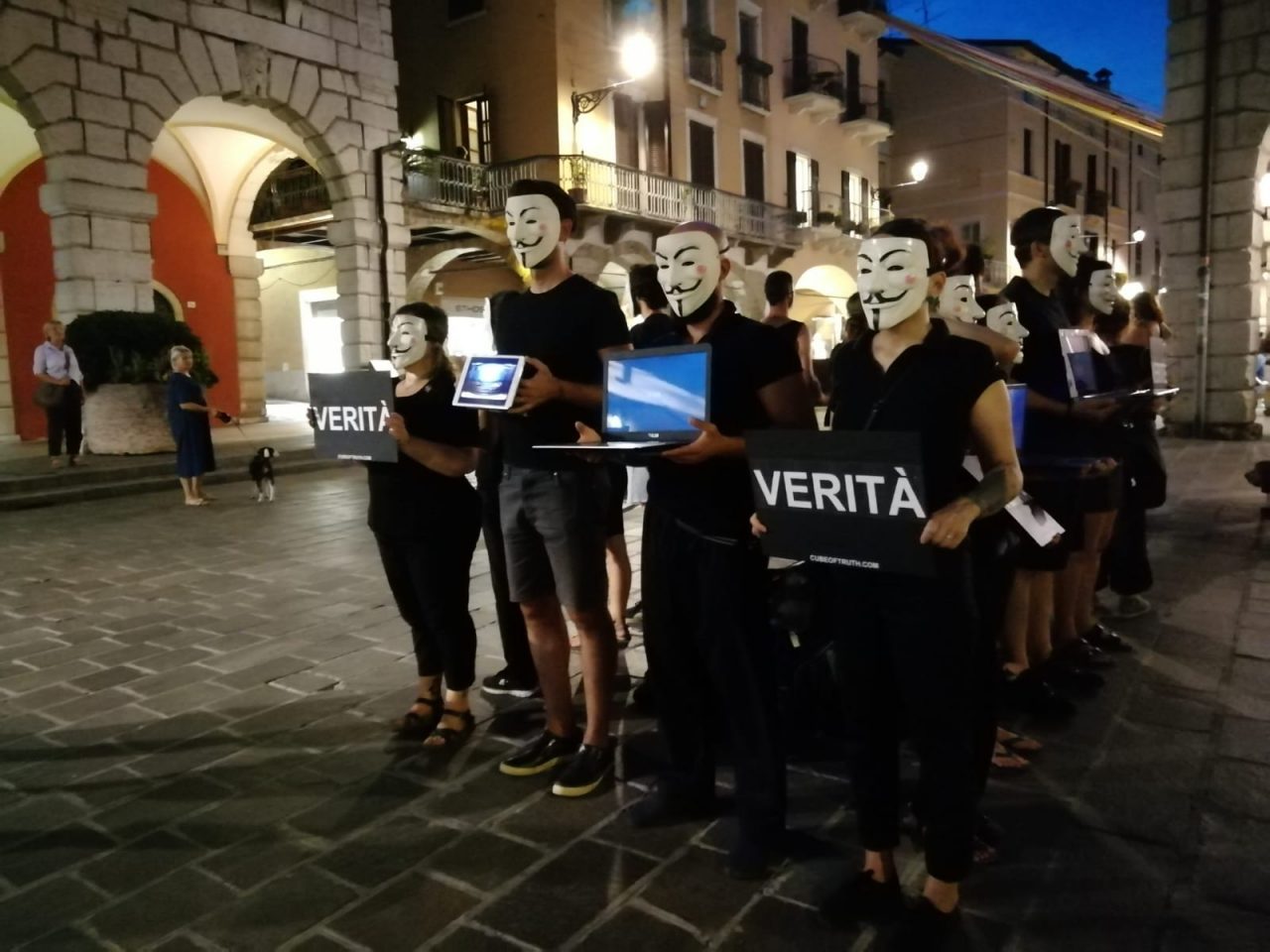 Il “Cubo della verità” torna a Desenzano del Garda