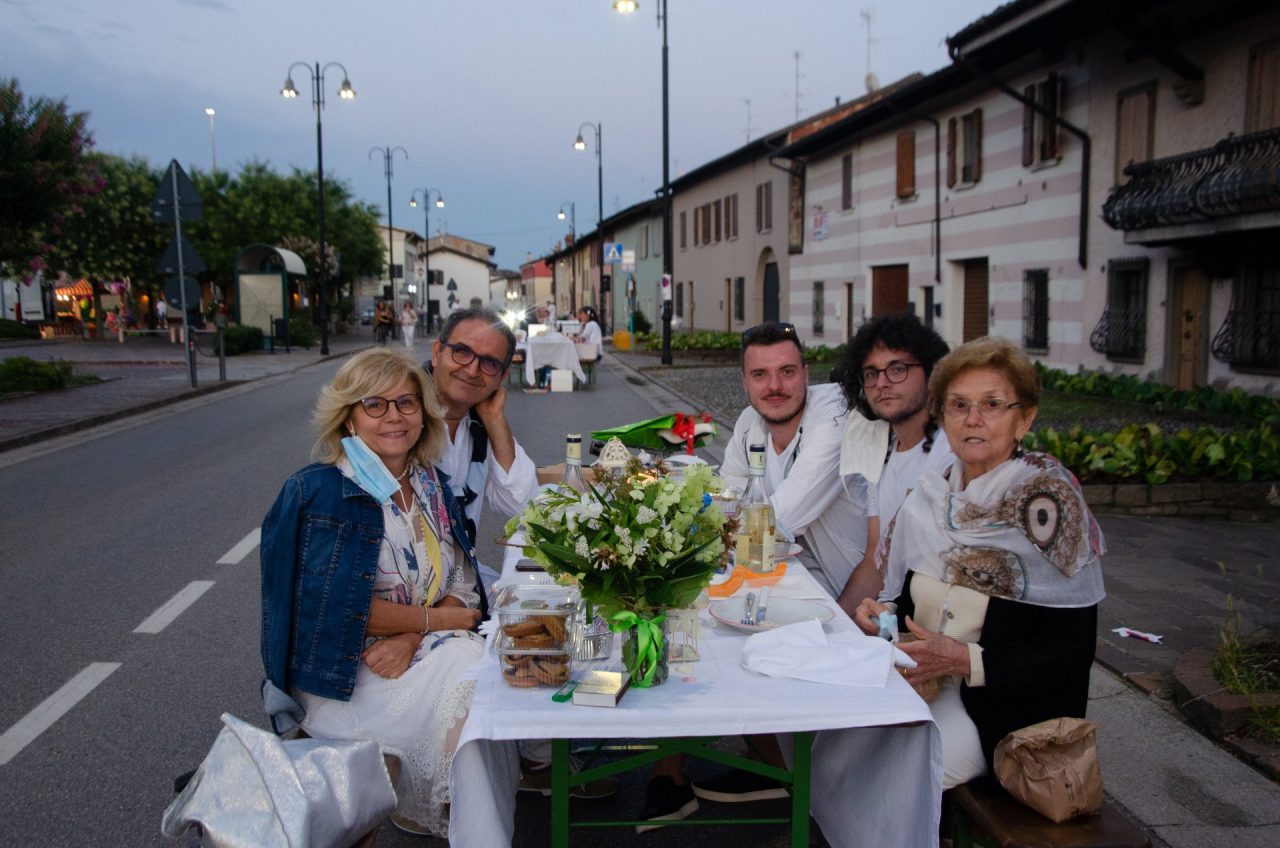 Cena in bianco: shopping e allegria a San Paolo