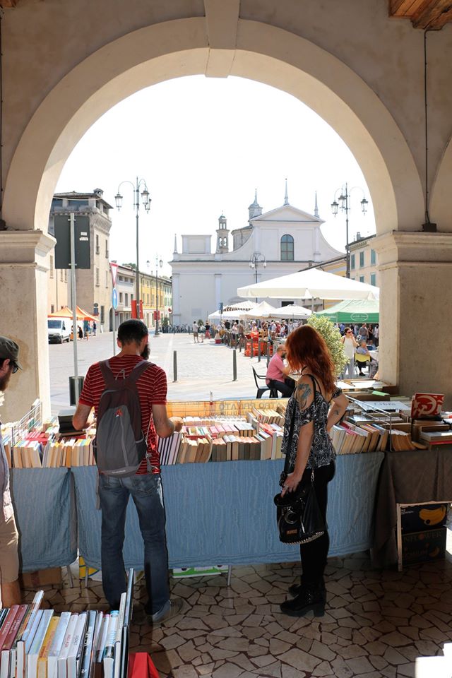 75 bancarelle per “Libri sotto i Portici”