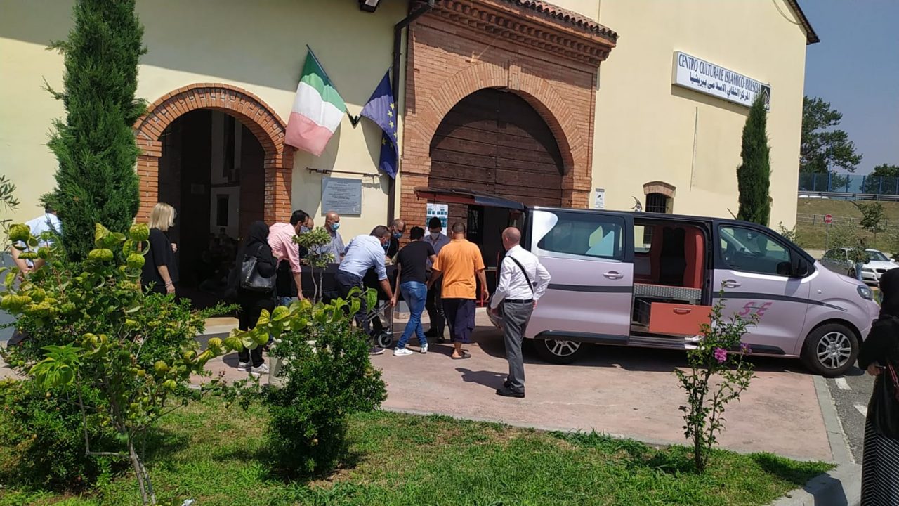 Travolta da un’auto pirata, l’ultimo saluto alla piccola Manar