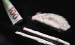 Cocaina e marjuana ancora da confezionare, scattano le manette: due le persone coinvolte