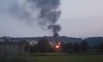 Container in fiamme a Torbiato di Adro FOTO