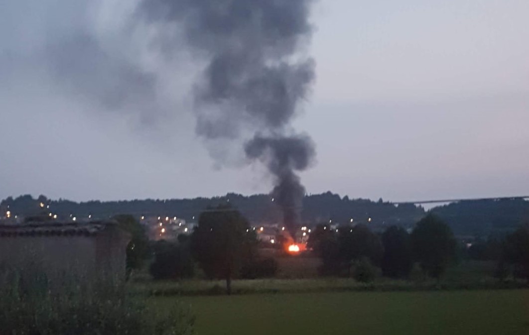 Container in fiamme a Torbiato di Adro FOTO